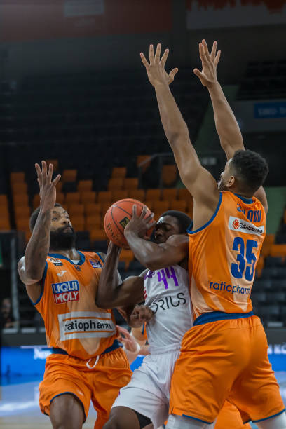 平对抗中 平对抗中